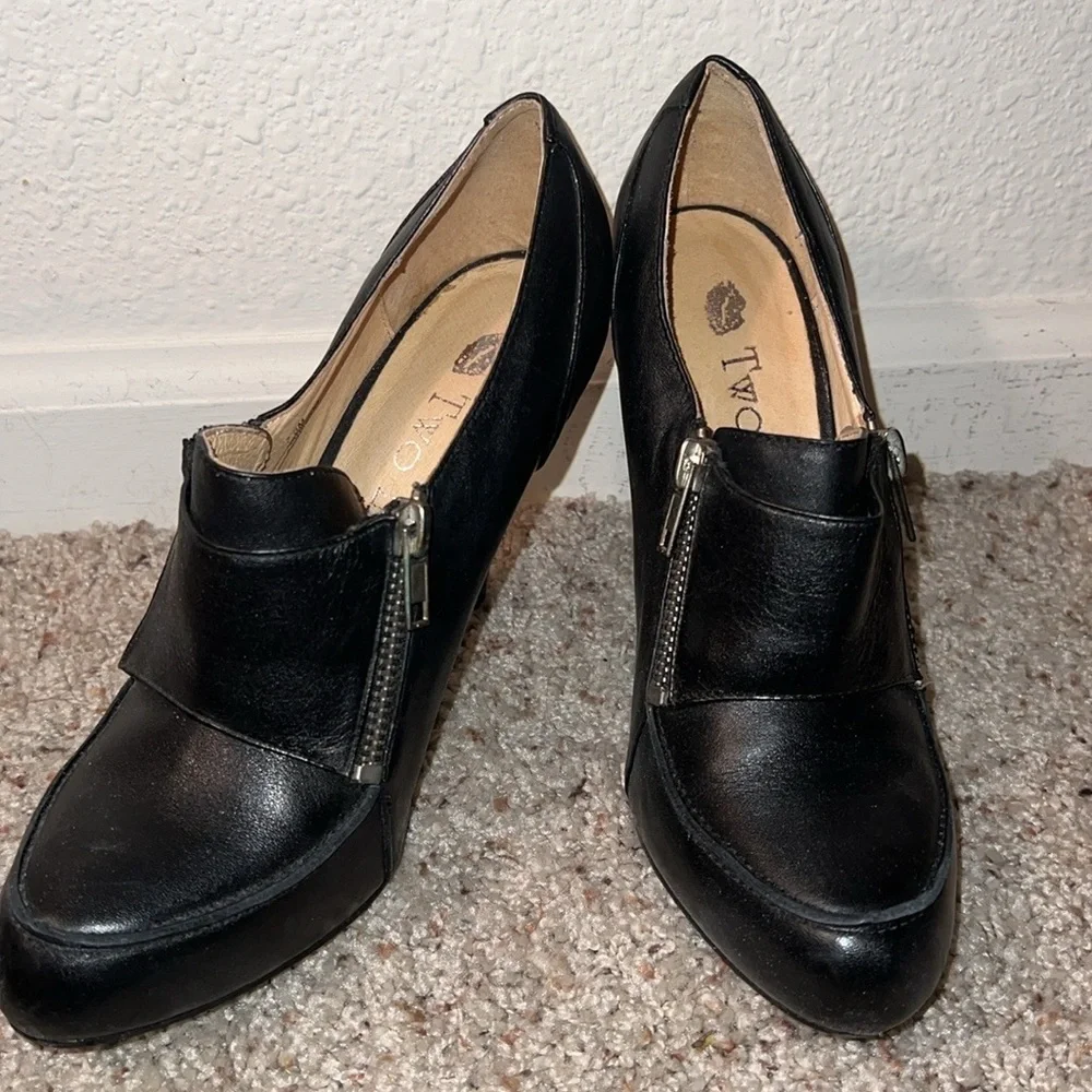 Two Lips Women’s Black Leather 2 Zip Closure 4” Heel Stilettos Size 7.5